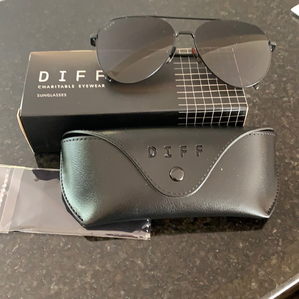 Aviator Sunglasses - Dash by Diff - brand new